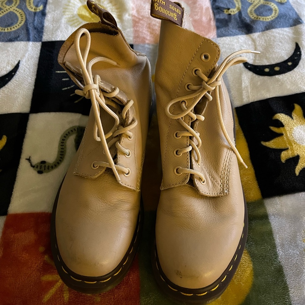 Nude Dr. Marten Boots